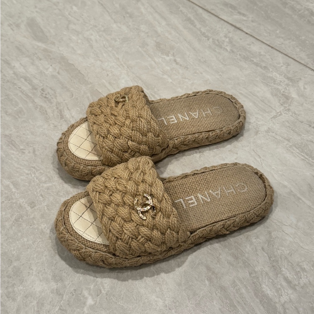 CHANEL Beige Braided Women's Sandals - Picture 3 of 14
